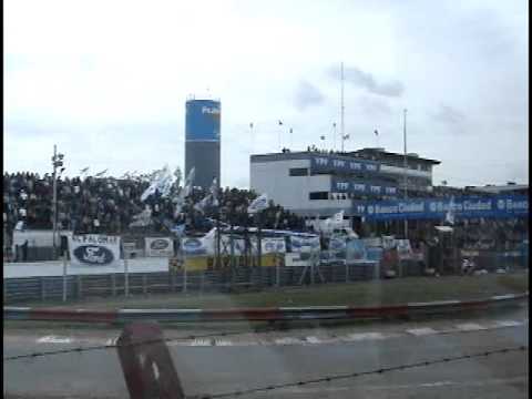 Miniatura del video: Desde la cabina de Vuelta Previa - Luis Calí y Evangelina Barone. 13 minutos de la final de la 6º fecha del Turismo Carretera en Buenos Aires (29-05-11) @evangelocuto...