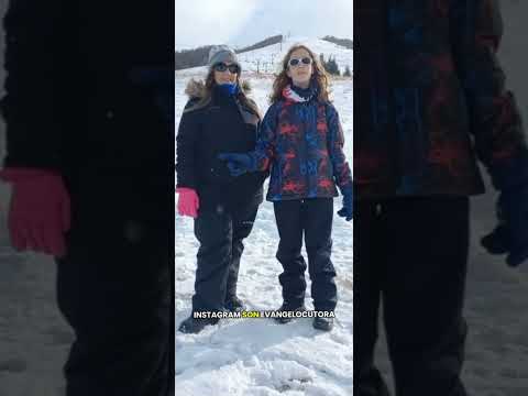Miniatura del video: Cerro Catedral          #bariloche  #rionegro  #lugaresdelaargentina. turismo #centrocivico #vacaciones #nieve #ski #esquí #pista #elevación #lagos #cerro #playa #chocola...